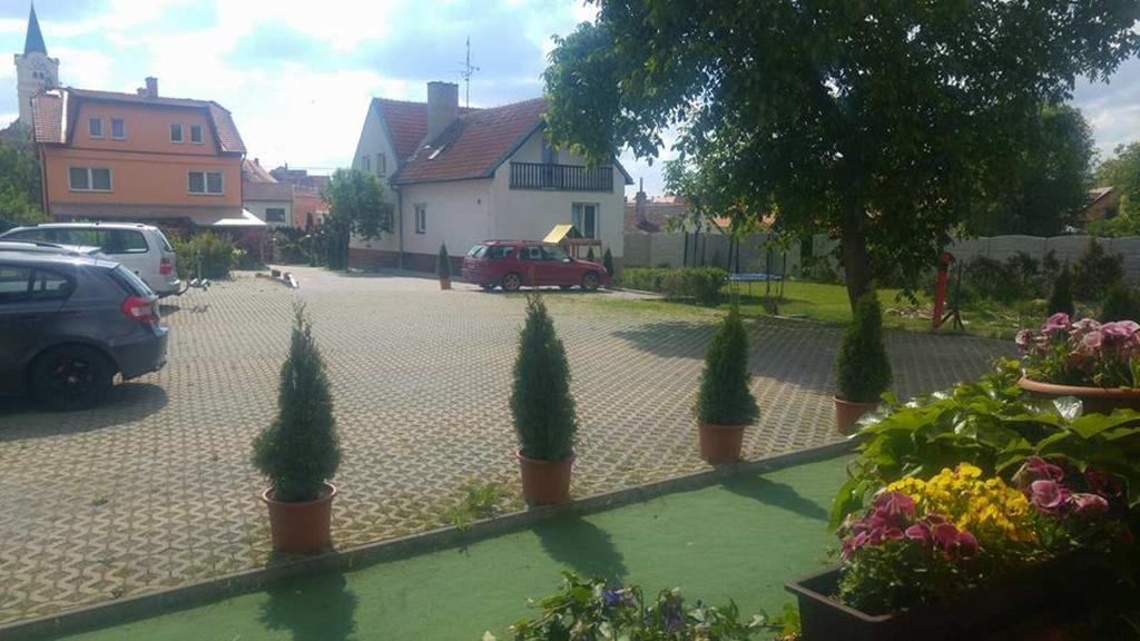 普里瓦波希米亚酒店 Šatov 外观 照片